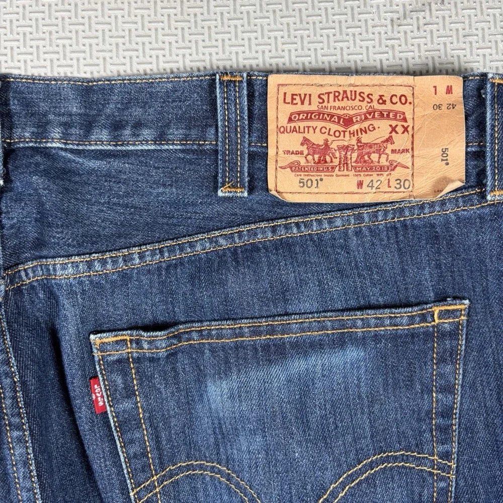 Vintage Levi's 501 Jeans Button Fly Straight Leg Medium Wash Denim 42x30 EUC